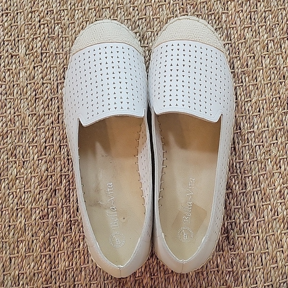 BELA VITA white slip-on platform espidrilles w/die cut triangles. Size is 7.5 W